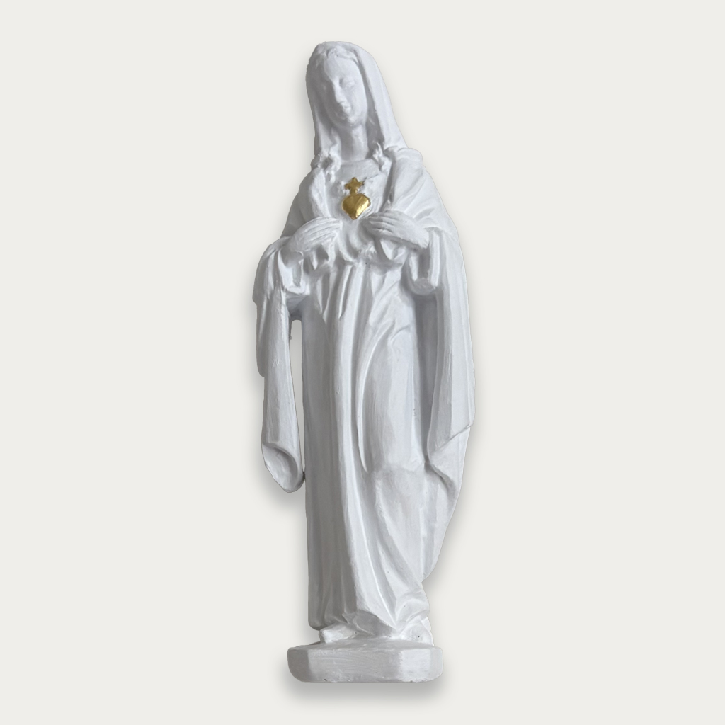 Maria mit Herz aus Gold